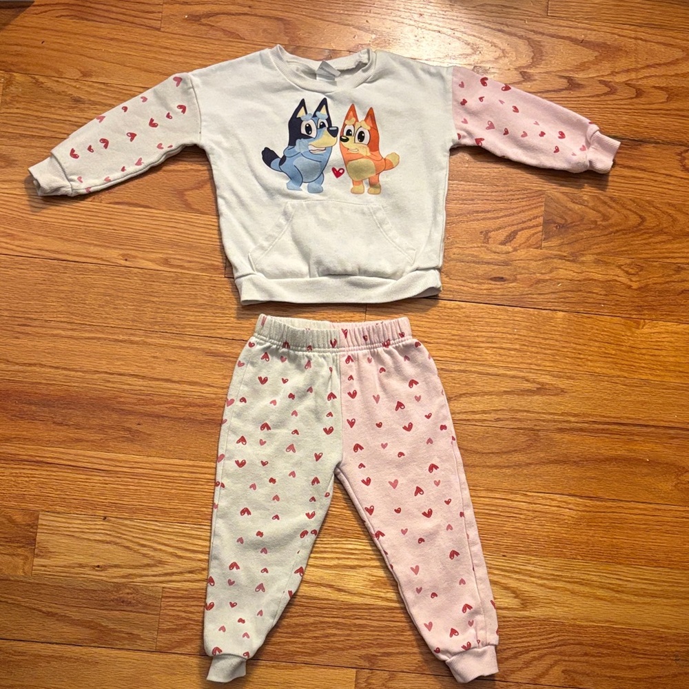 Bluey! Hearts sweatsuit